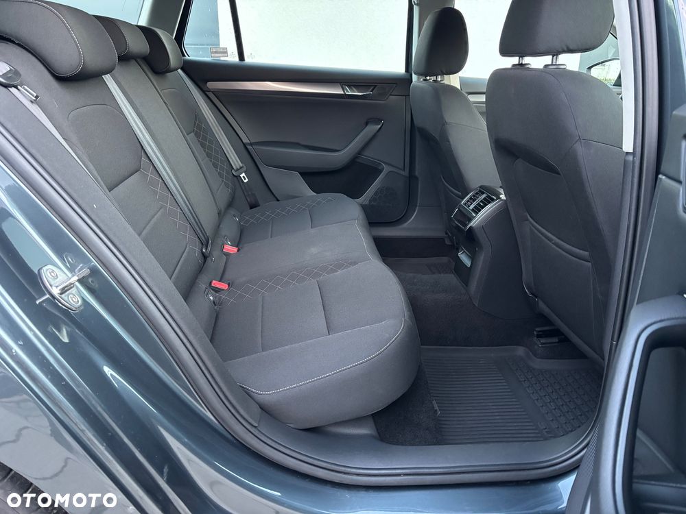 Skoda Superb 1.5 TSI Ambition DSG - 35