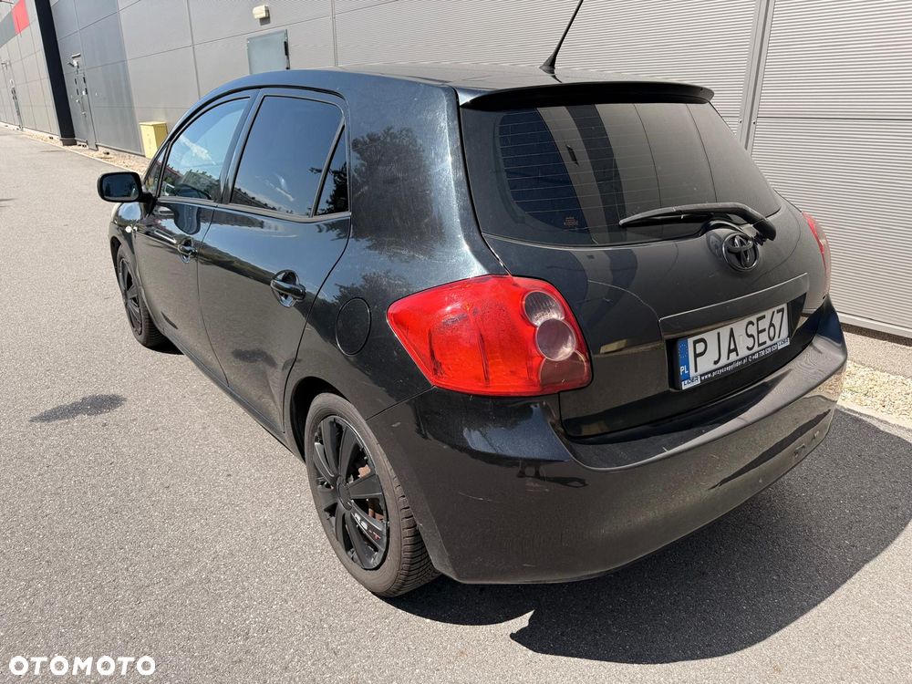 Toyota Auris 1.6 2010 - 13