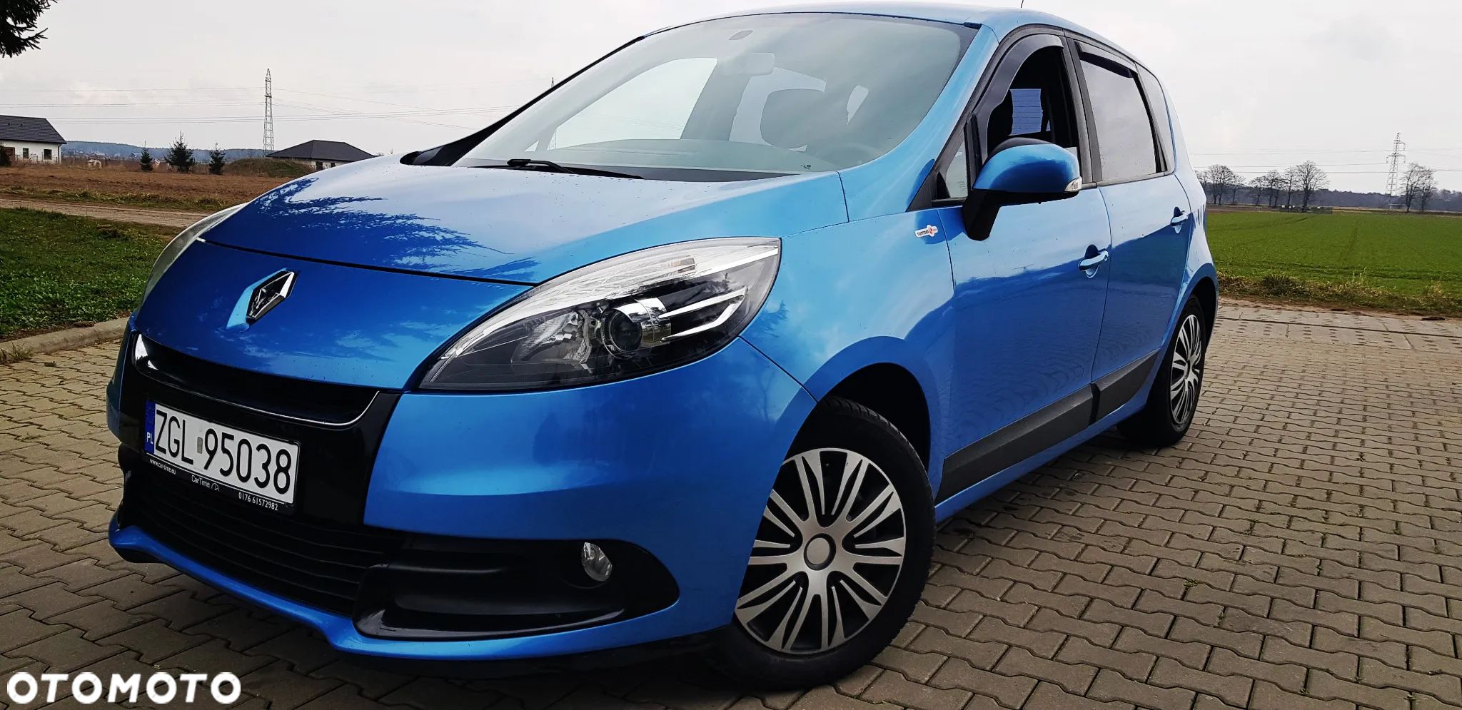 Renault Scenic 1.6 16V 110 TomTom Edition - 1