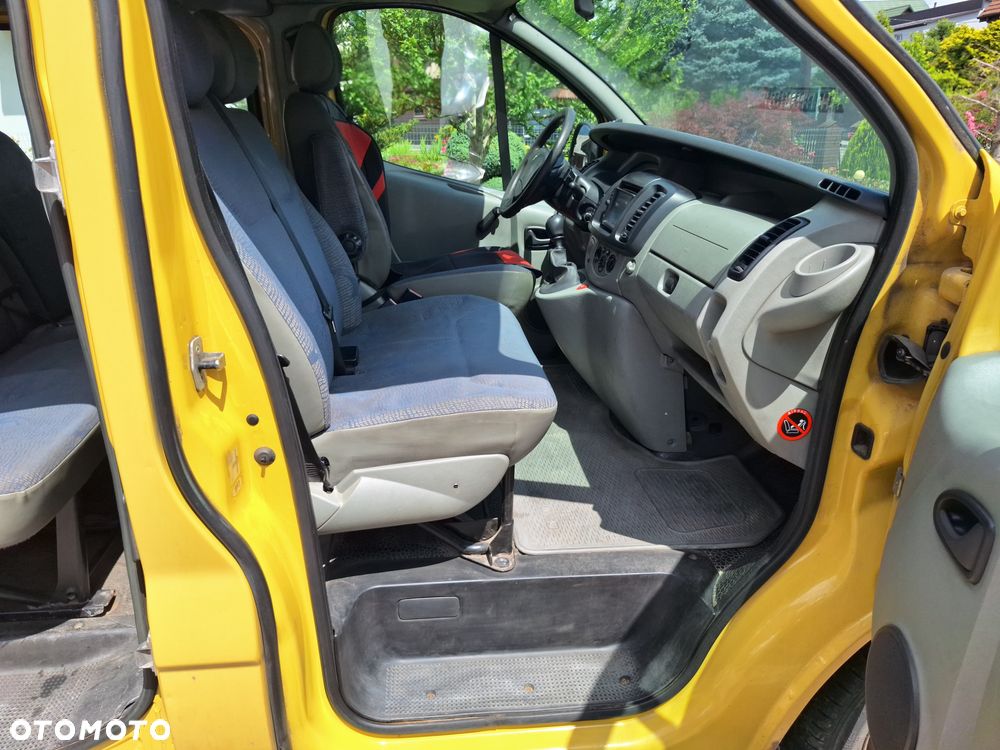 Renault Trafic - 12