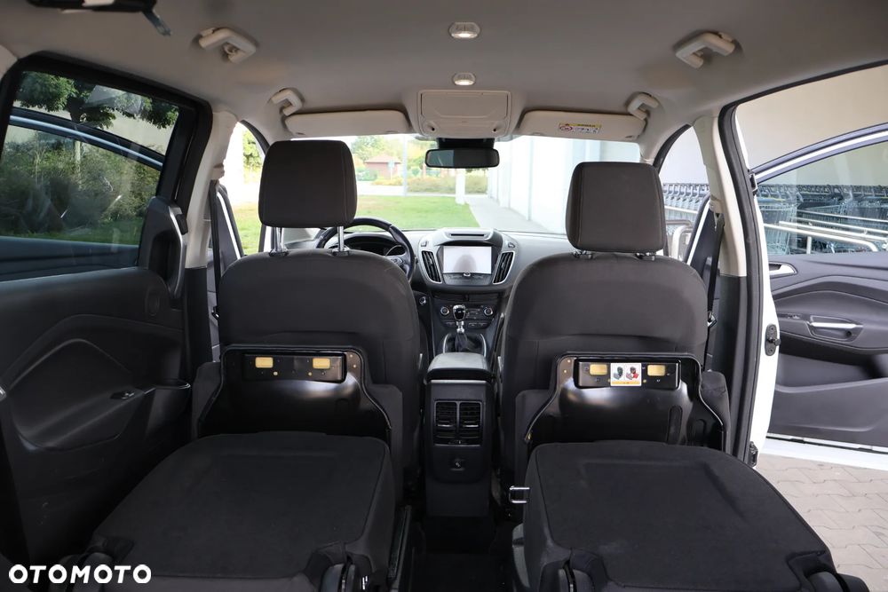 Ford Grand C-MAX - 11