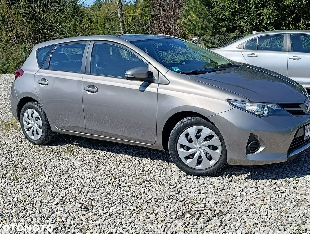Toyota Auris - 11