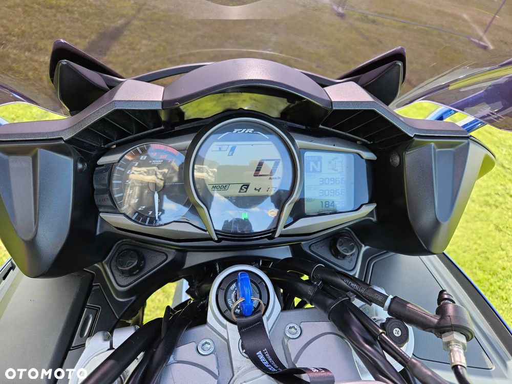 Yamaha FJR - 16