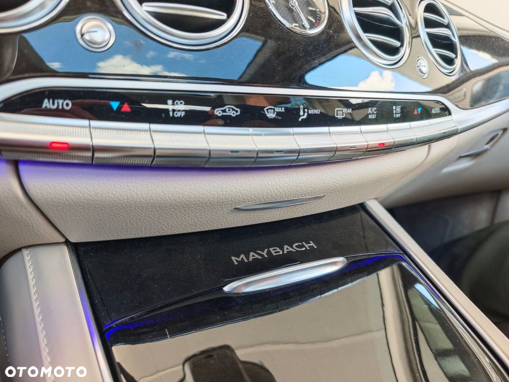 Mercedes-Benz Klasa S 560 4-Matic L 9G-TRONIC - 26