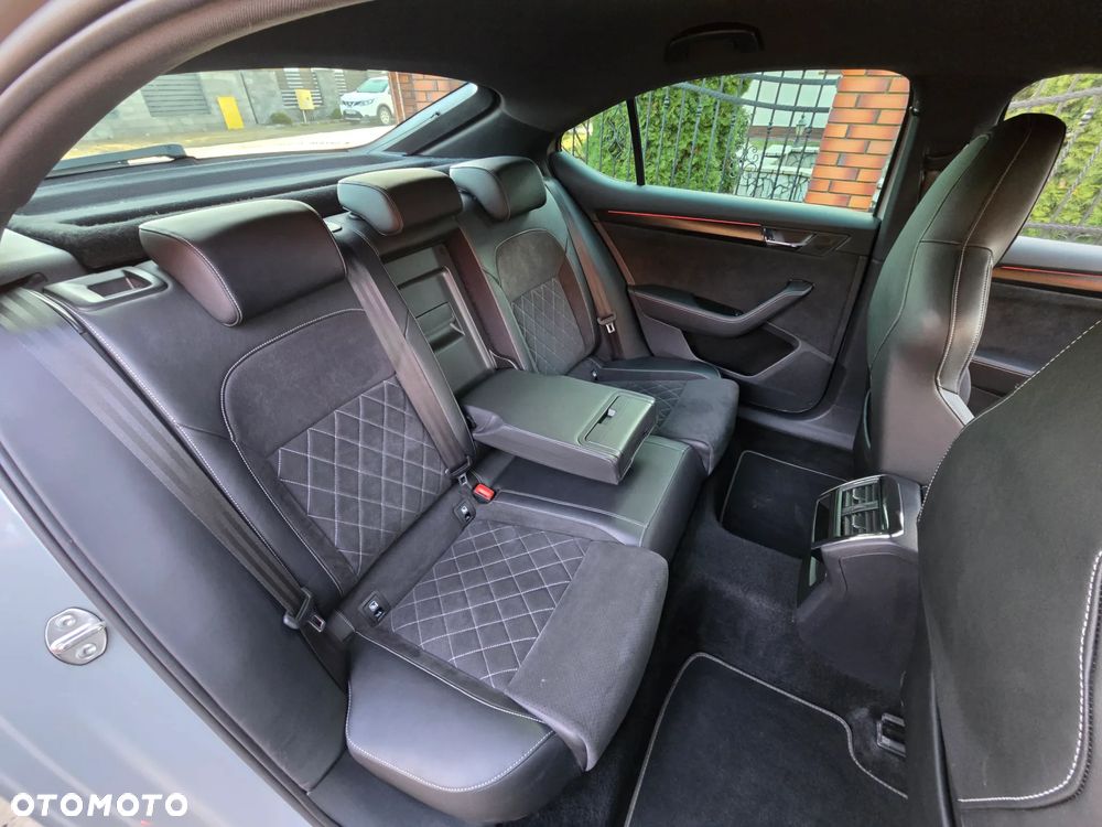 Skoda Superb 2.0 TDI SCR 4x4 Sportline DSG - 22