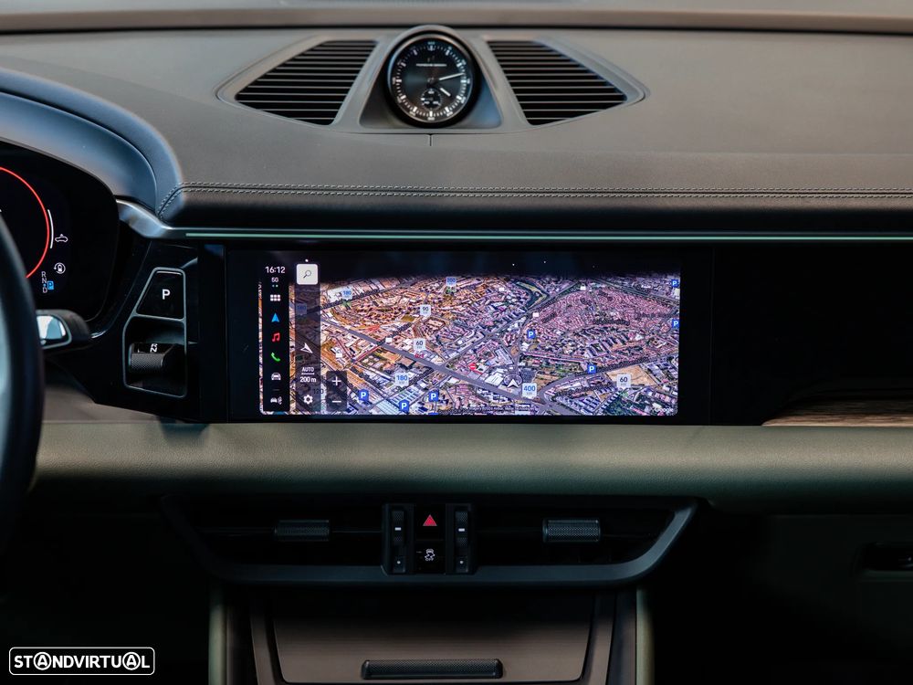 Porsche Macan Electric 4 - 39