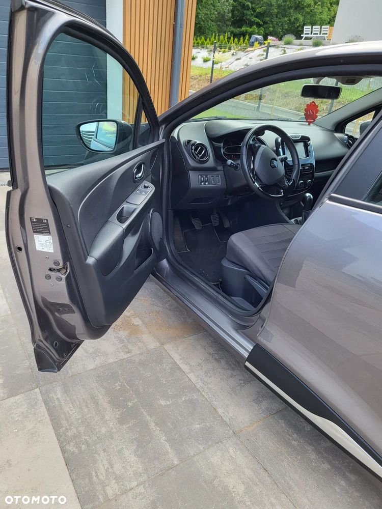 Renault Clio - 10
