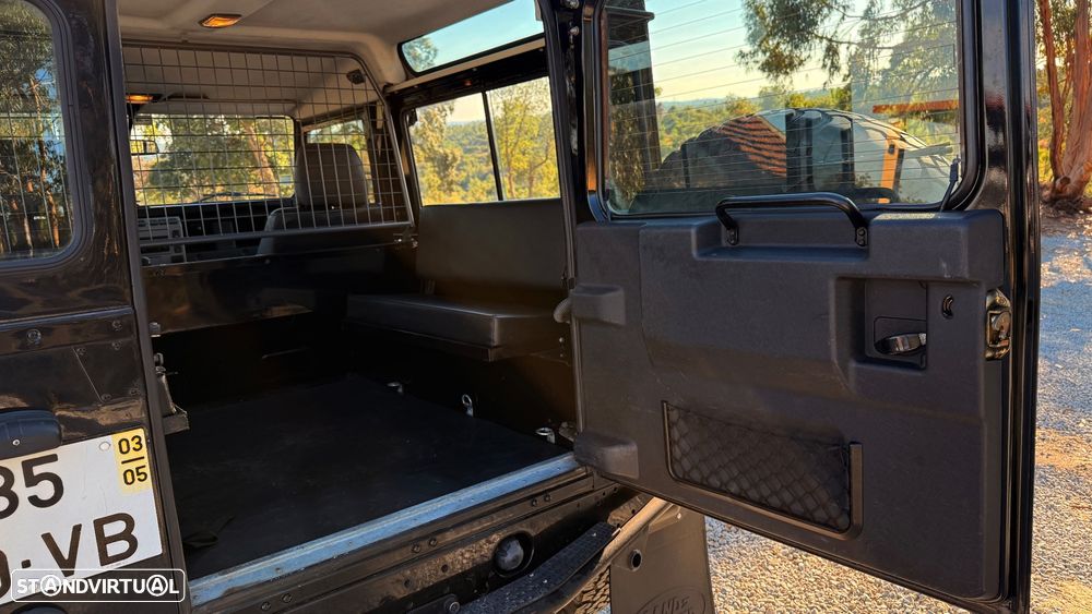 Land Rover Defender 90 2.5 TD5 Metal Top - 26