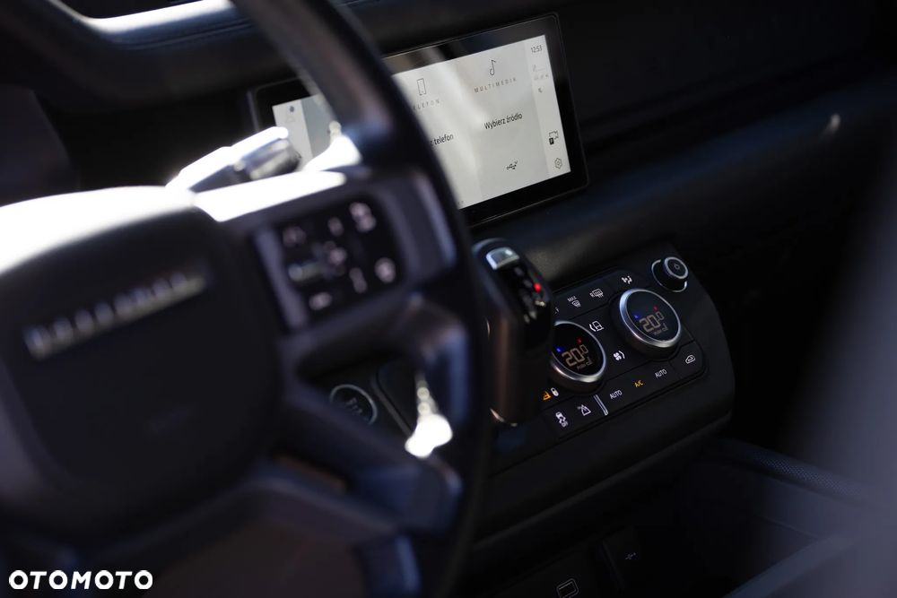 Land Rover Defender 110 D250 X-Dynamic HSE - 16