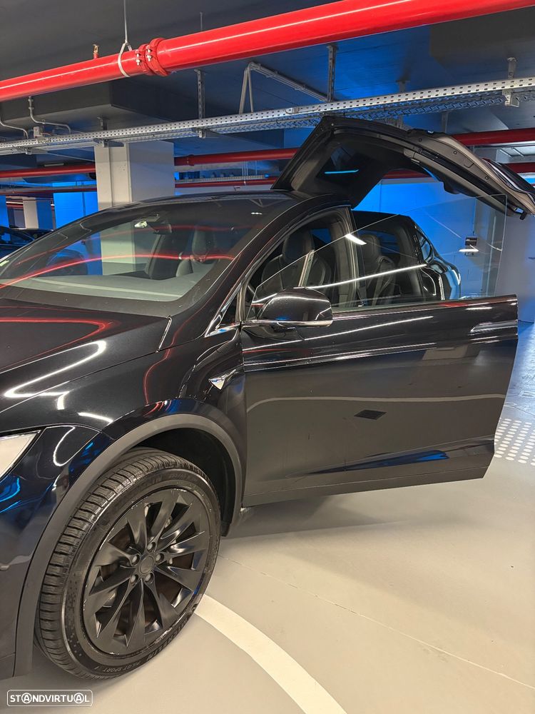 Tesla Model X 100D - 8