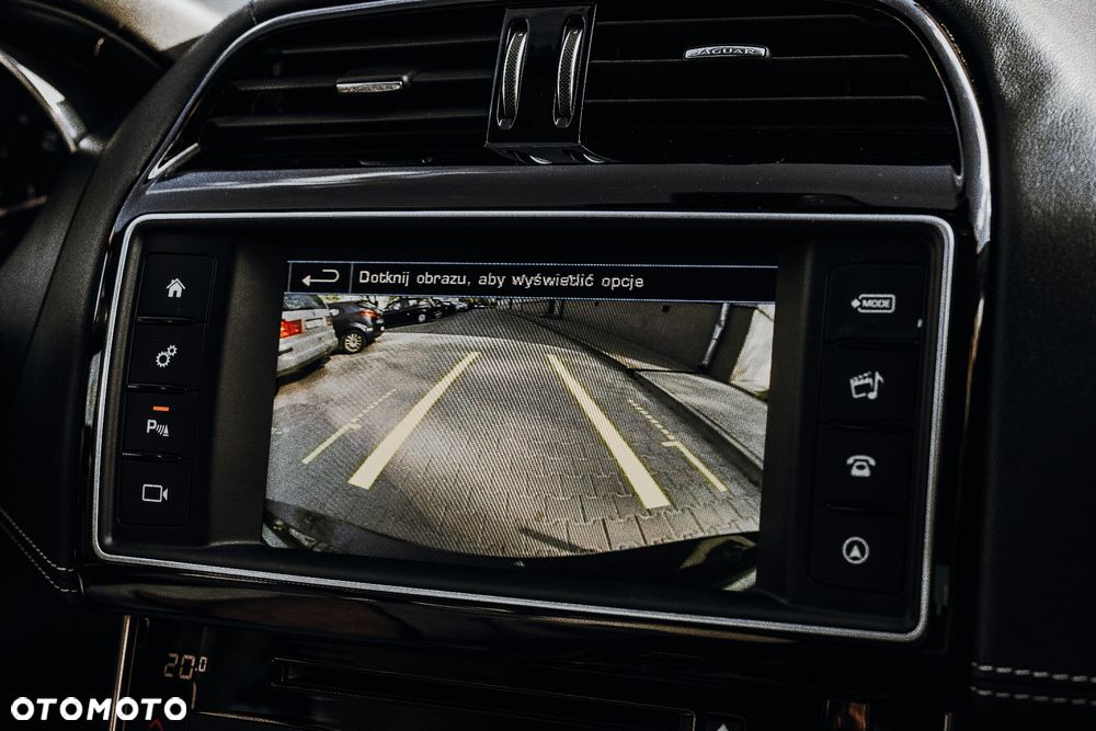 Jaguar XE 20d R-Sport - 28