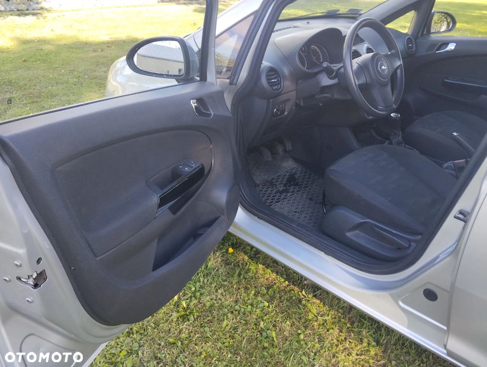 Opel Corsa - 11