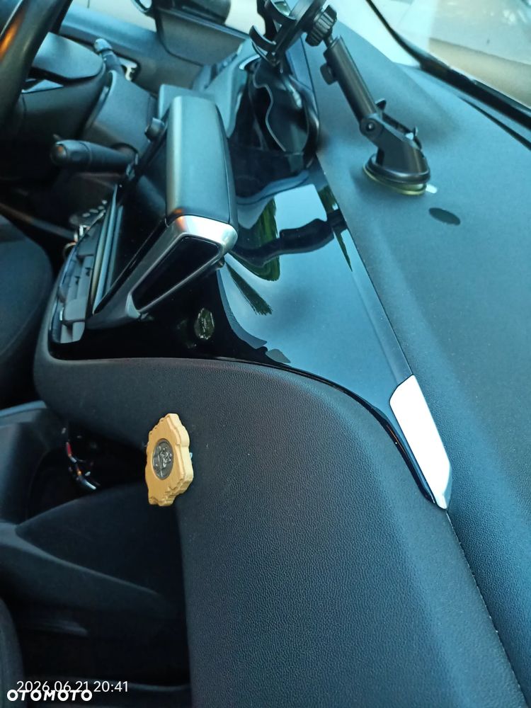 Peugeot 208 - 9