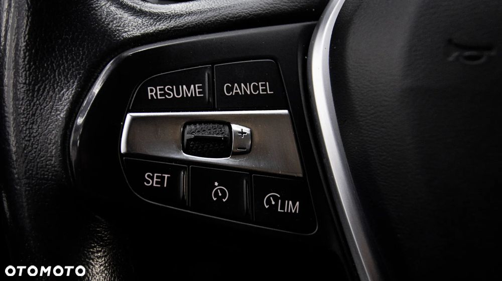 BMW Seria 3 320i - 17