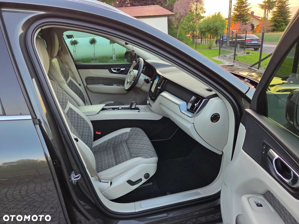 Volvo XC 60 B4 D AWD Momentum Pro - 13