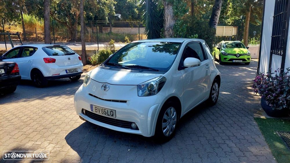 Toyota iQ 1.0 VVT-i - 14
