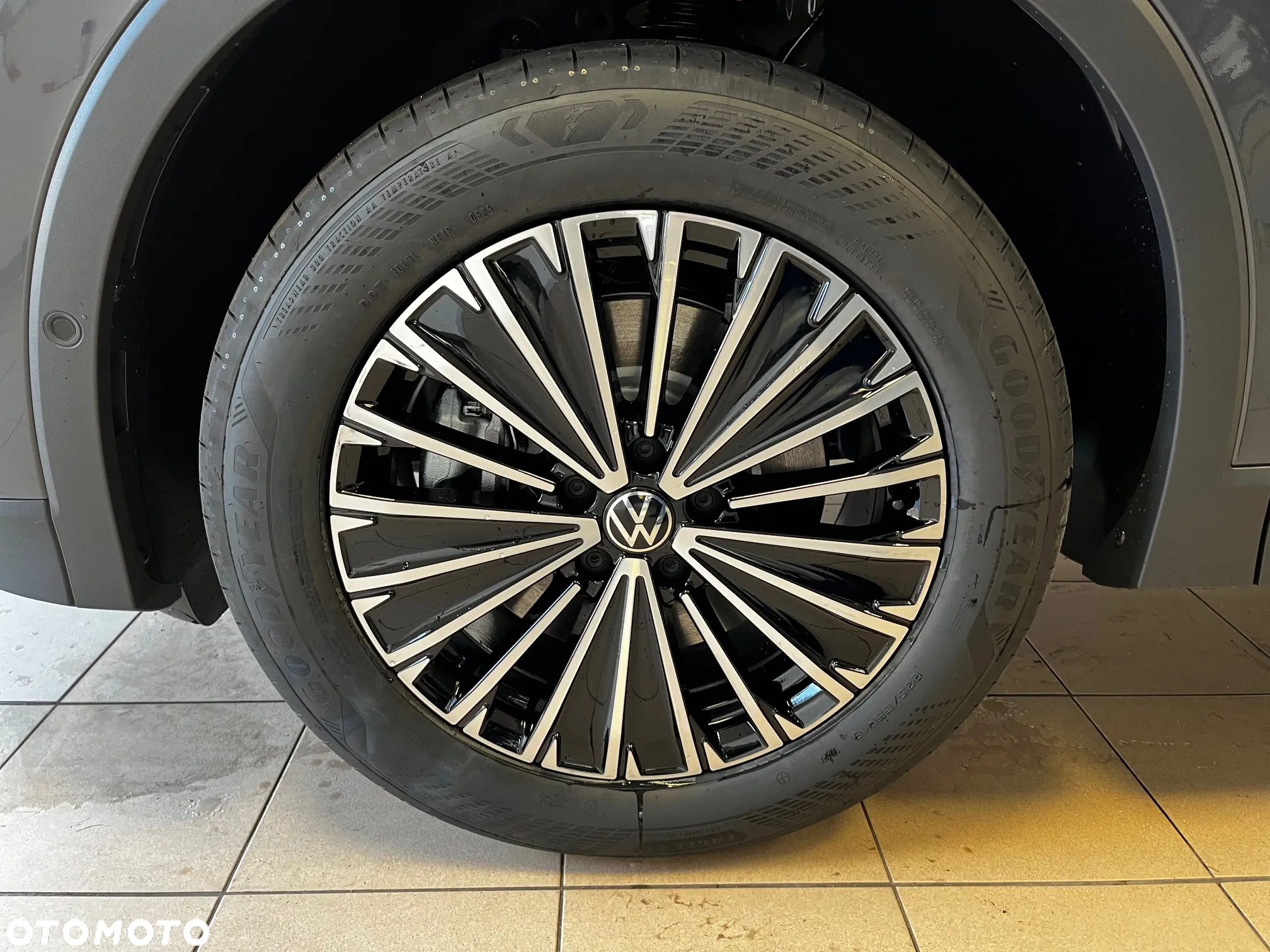 Volkswagen Tiguan 2.0 TSI 4Mot Elegance DSG - 11