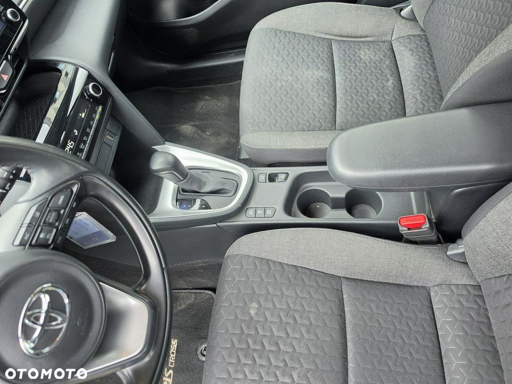 Toyota Yaris Cross - 17