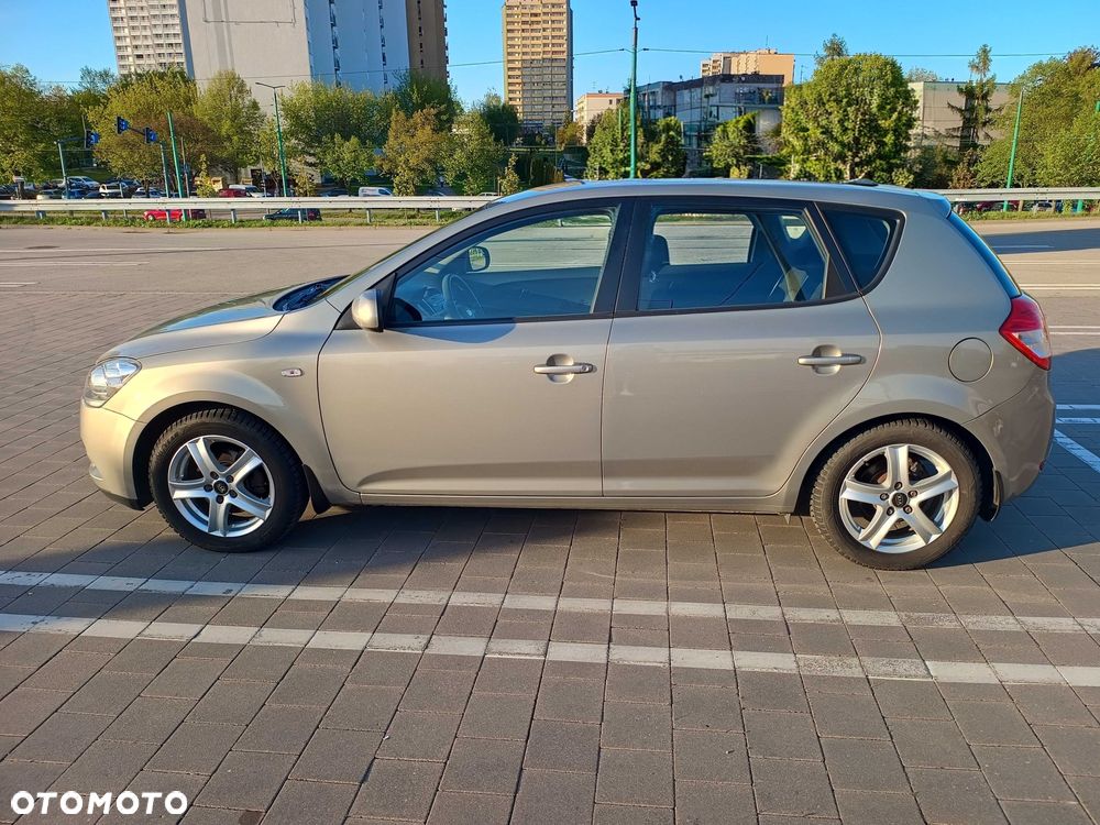 Kia Ceed - 3