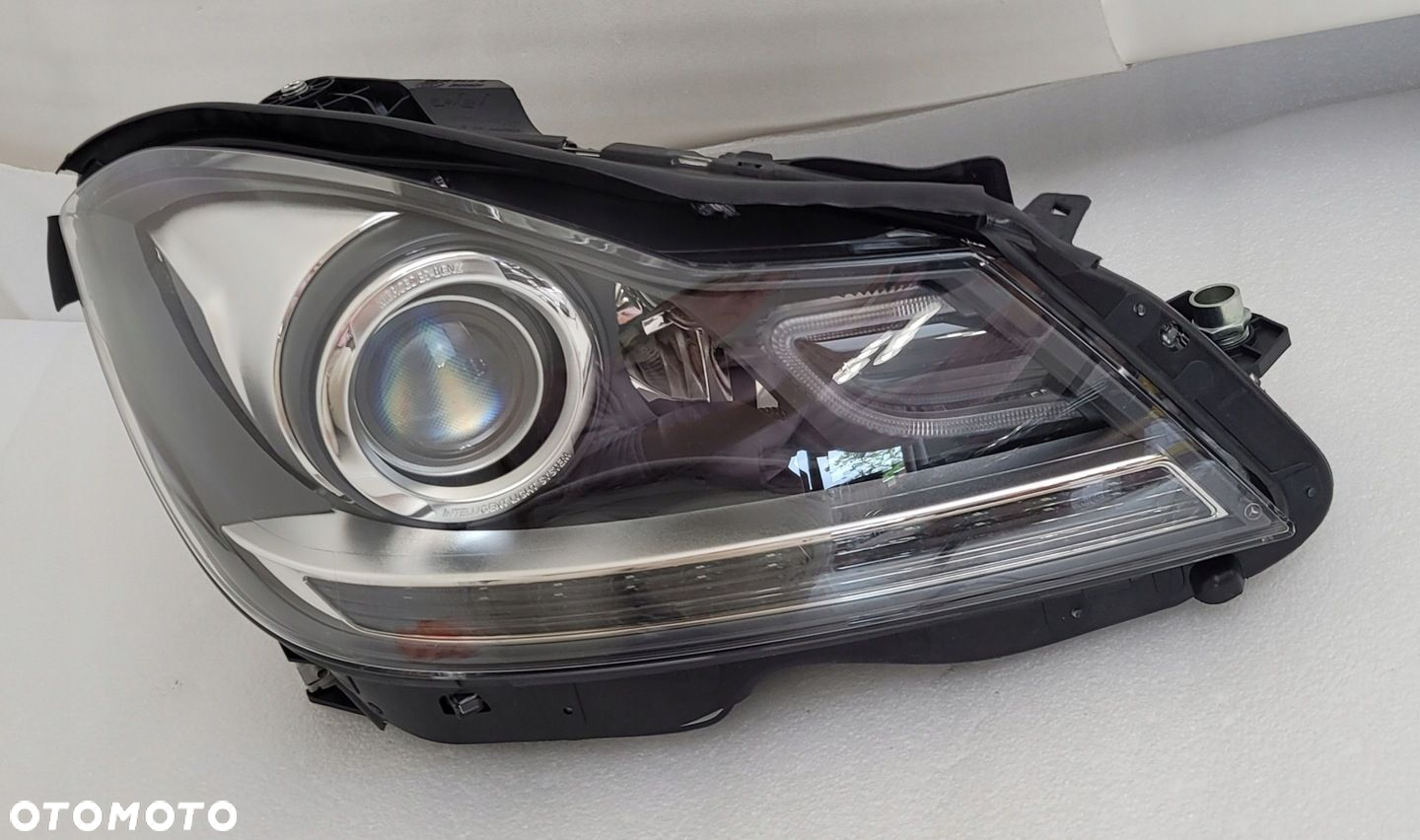 LAMPA PRAWA MERCEDES C-KLASA W204 ILS LIFT 2011- XENON A2048204439 NOWA - 2