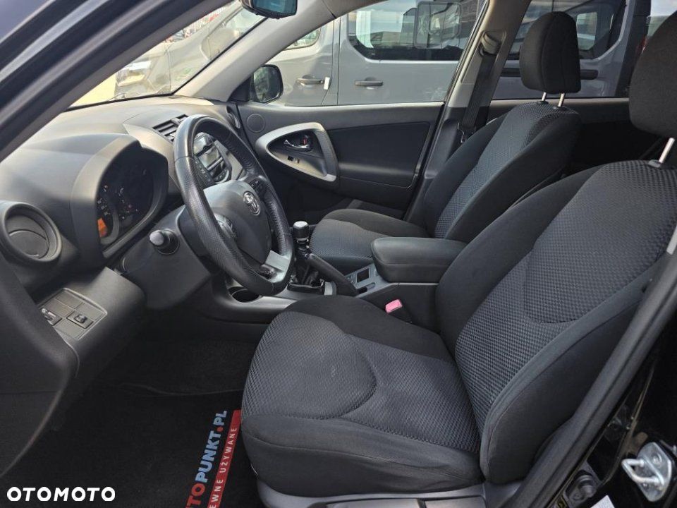 Toyota RAV4 - 14