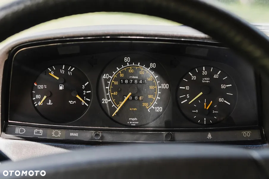 Mercedes-Benz W123 - 14