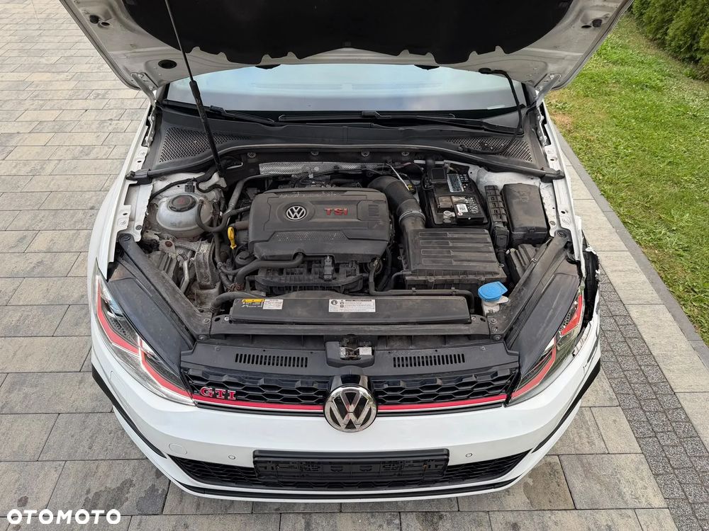 Volkswagen Golf GTI (BlueMotion Technology) DSG Performance - 38
