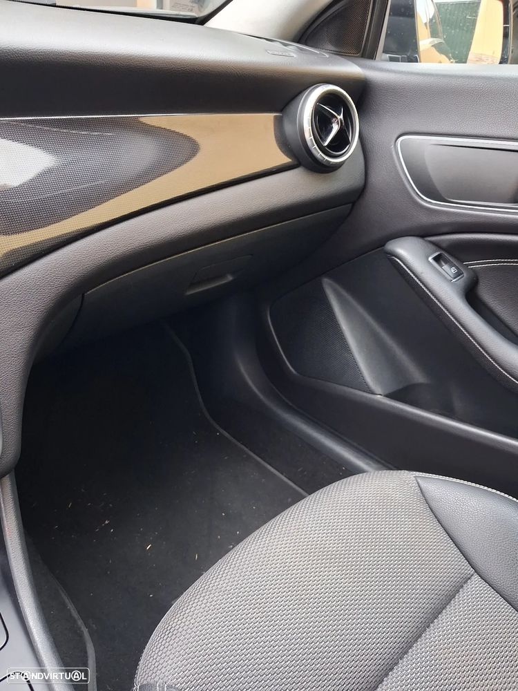 Mercedes-Benz CLA 200 d Shooting Brake Urban Aut. - 17