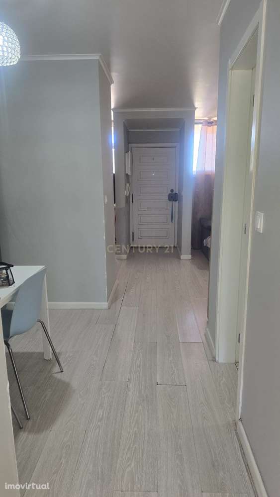 Oportunidade em Santo António dos Cavaleiros – T2 Remodelado! - Grande imagem: 3/15