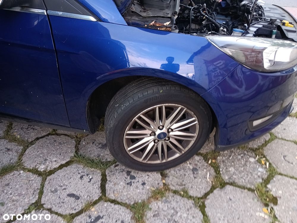 Ford Focus 1.0 EcoBoost Ambiente - 2