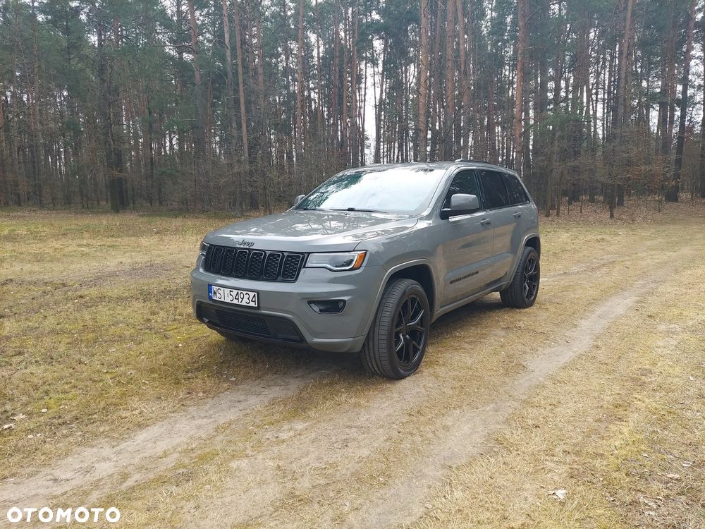 Jeep Grand Cherokee - 1