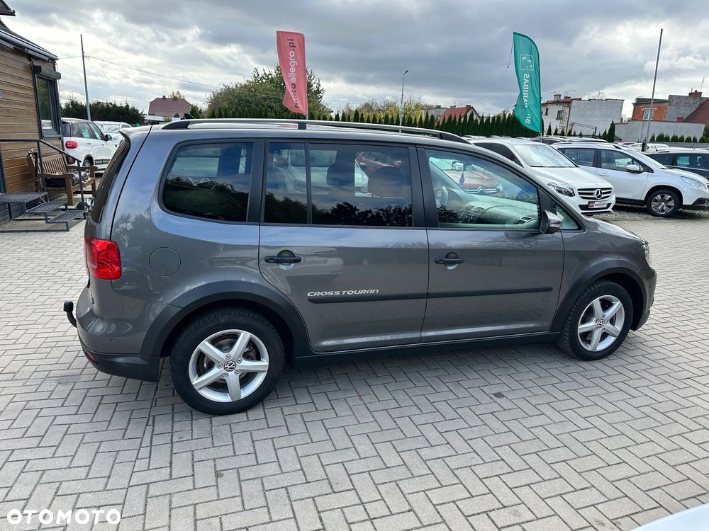 Volkswagen Touran - 36