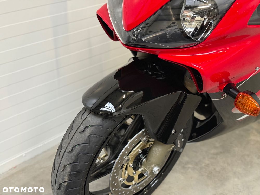 Honda CBR - 23
