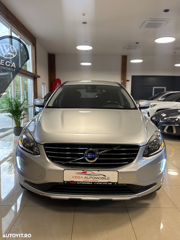 Volvo XC 60 D4 AWD Geartronic Momentum - 38