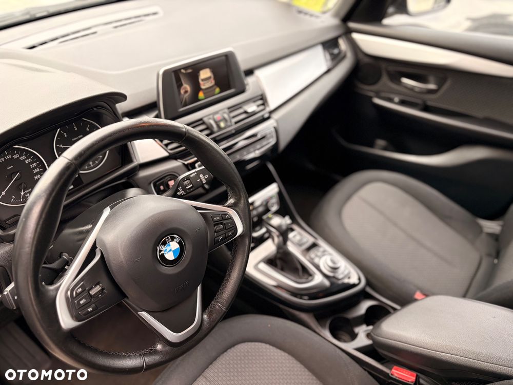 BMW Seria 2 216d - 21