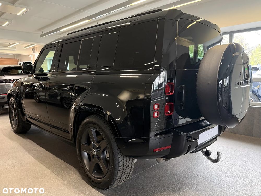 Land Rover Defender 110 D250 X-Dynamic HSE - 4