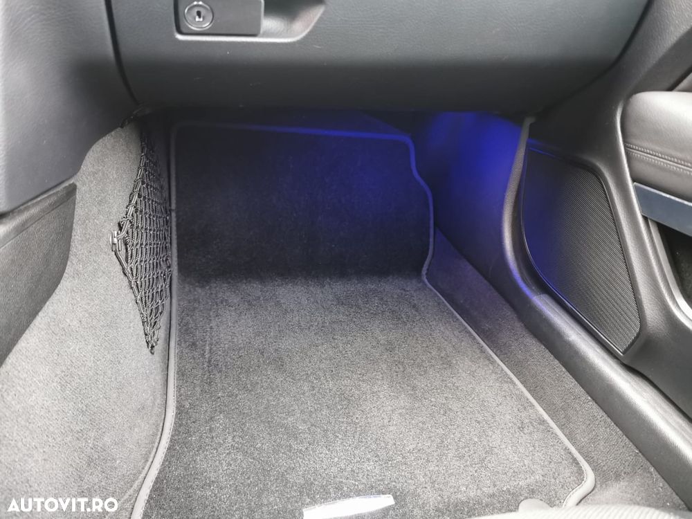 Mercedes-Benz E 200 Coupe - 12