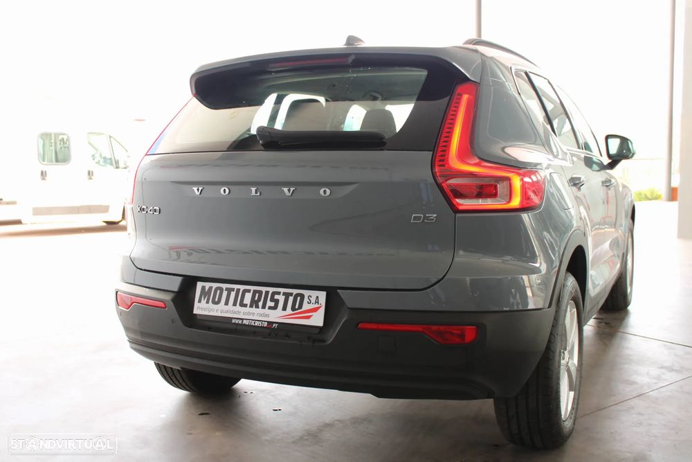 Volvo XC 40 2.0 D3 Momentum Core - 4