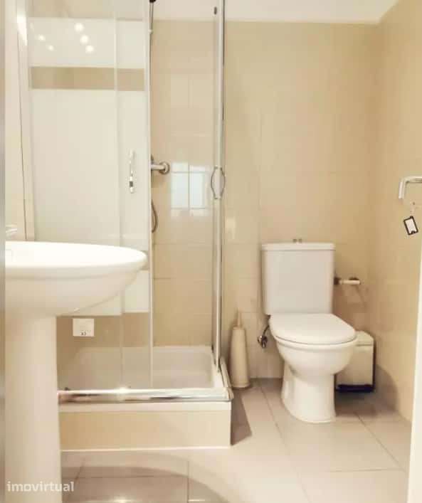Room for rent in 7 bedroom apartment in Boavista, Porto - Grande imagem: 4/13