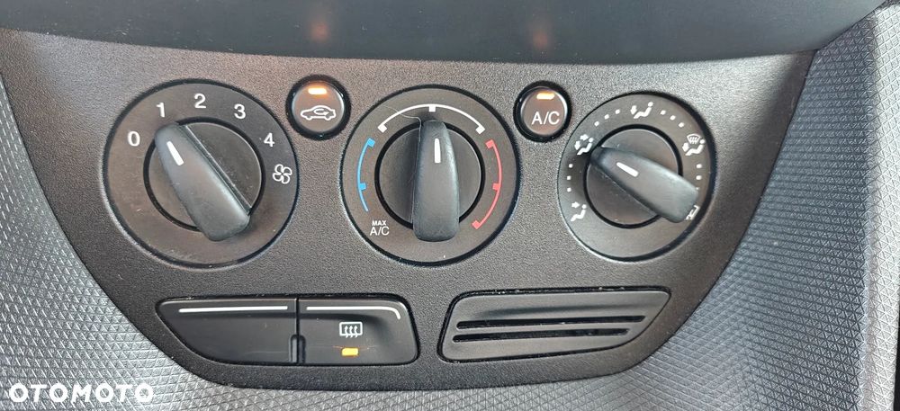 Ford Transit Connect - 34
