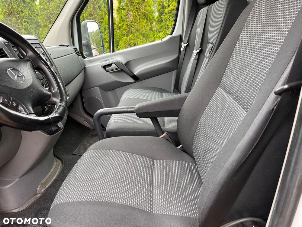 Mercedes-Benz Sprinter - 15