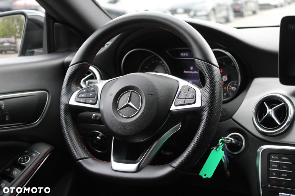 Mercedes-Benz CLA - 32