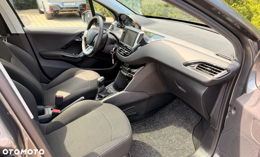 Peugeot 208 1.2 PureTech Allure - 18