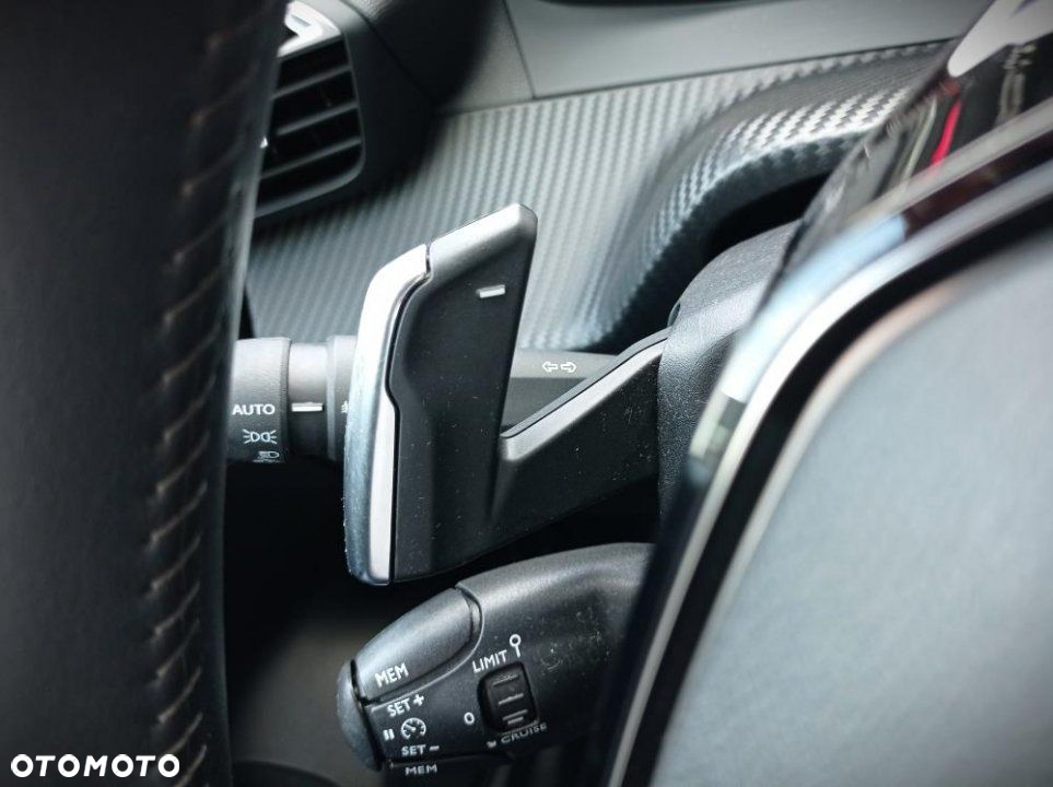 Peugeot 2008 - 18