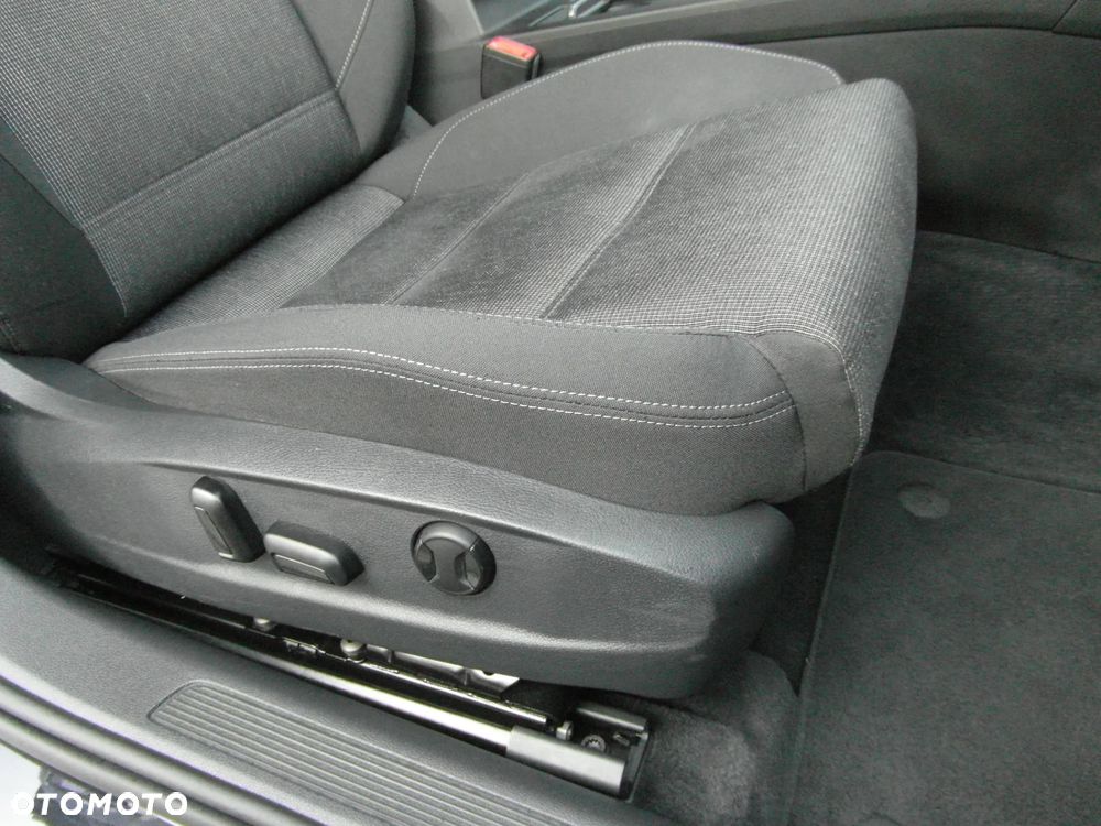 Volkswagen Passat 2.0 TDI BMT Comfortline - 19