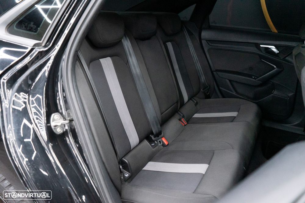 Audi A3 Limousine 35 TDI S tronic S line - 45