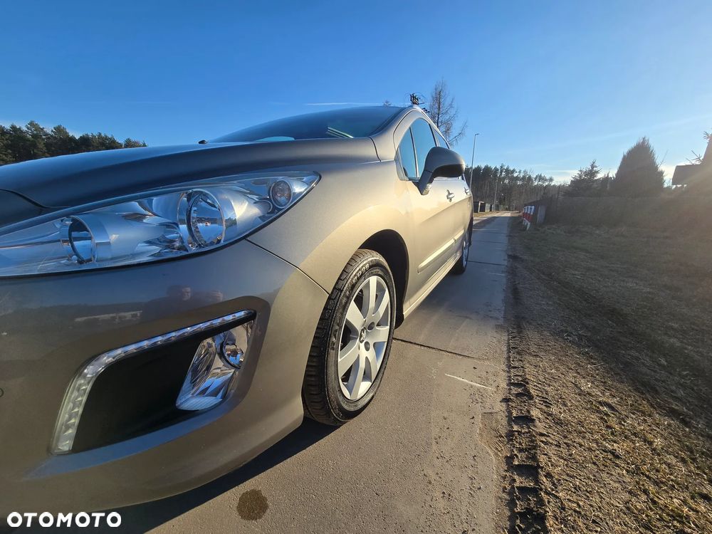 Peugeot 308 1.6 HDi Premium Plus - 24