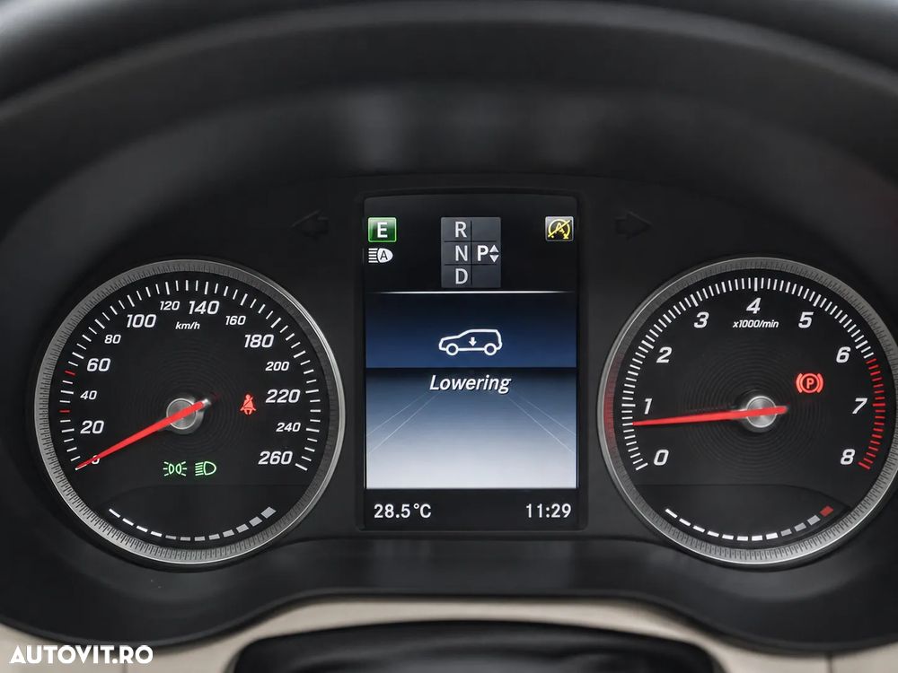Mercedes-Benz GLC 250 4MATIC 9G-TRONIC AMG Line - 33