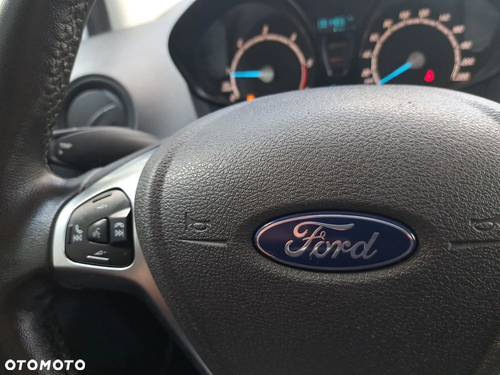 Ford COURIER - 17