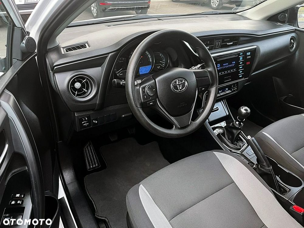 Toyota Auris - 17